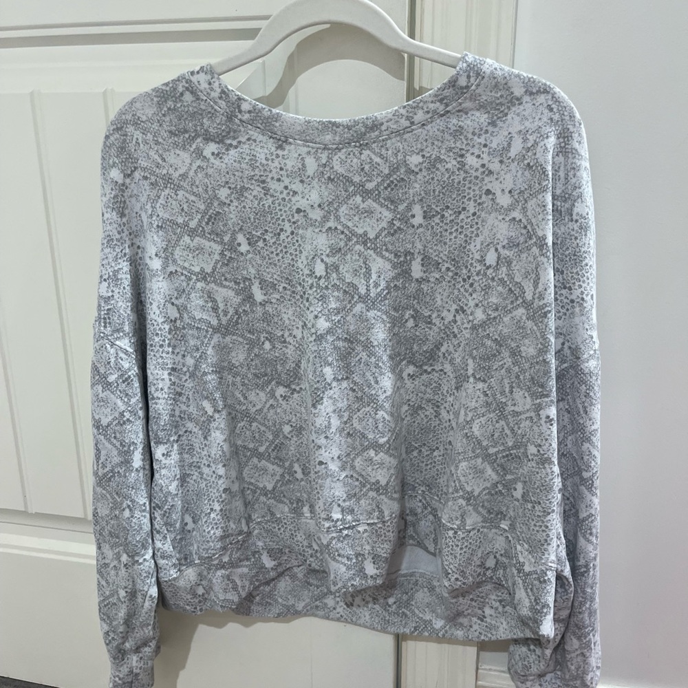 snakeskin light sweatshirt